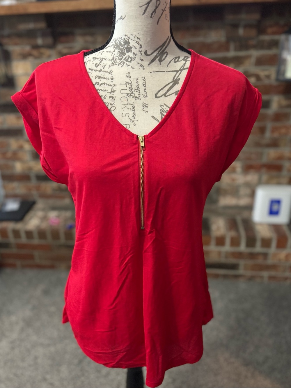 Boutique Red V-Neck Short Sleeve Top with Gold Front Zip